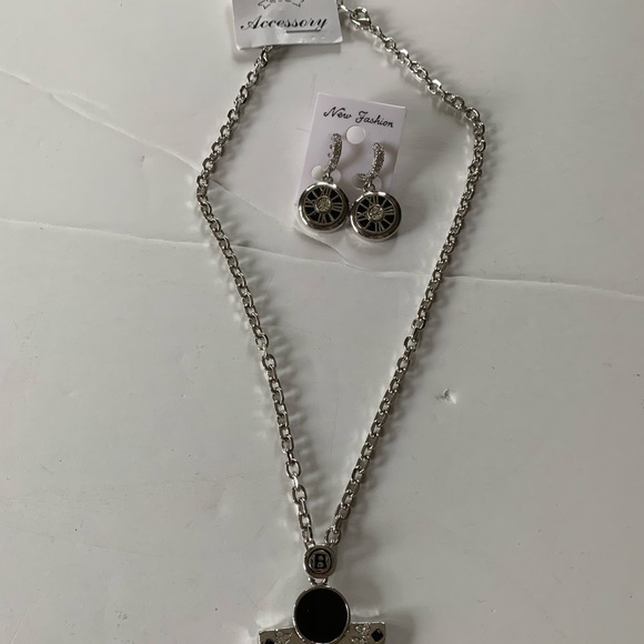 Women’s earrings and necklace Set. - Picture 3 of 6